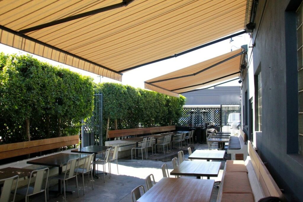 Retractable Awnings 